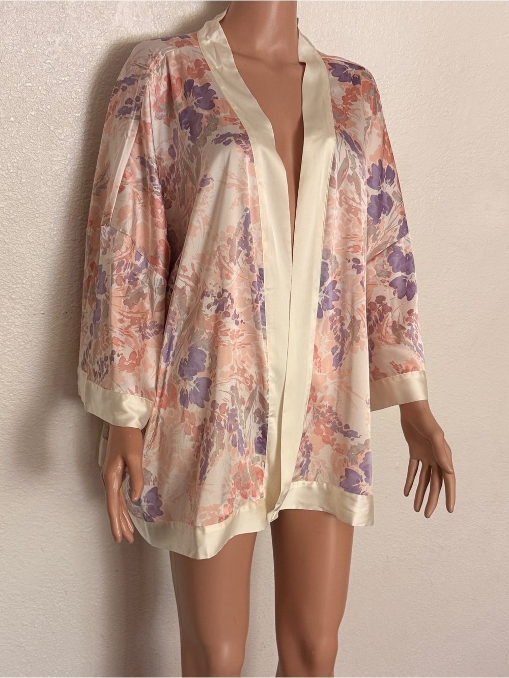 Breezies Pastel Pink Floral Satin Open Front Kimono Sz 2X